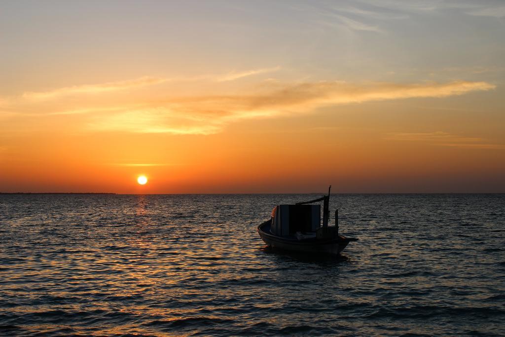 Cerulean View Residence Hanimaadhoo Island Bagian luar foto